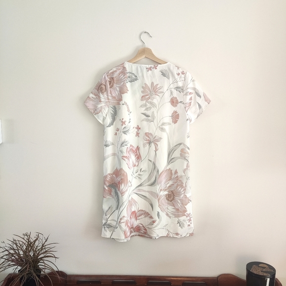 MINKPINK Floral T-Shirt Dress - Picture 2 of 2